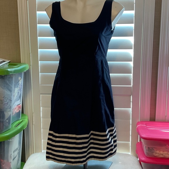 Chic Navy Dress with White Stripes - Picture 1 of 11